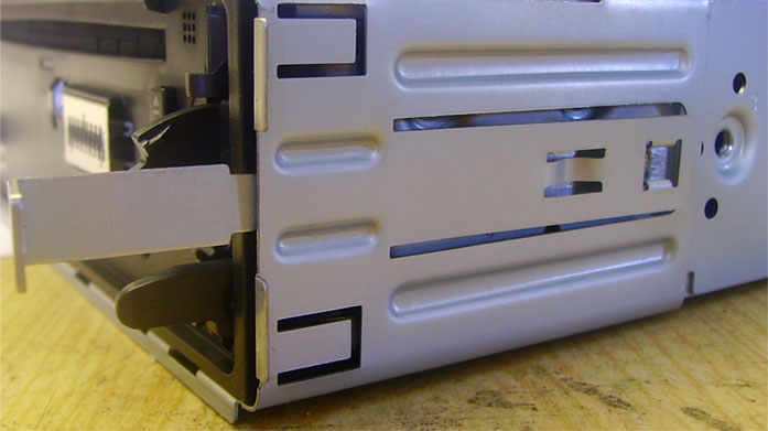 Как снять штатную автомагнитолу