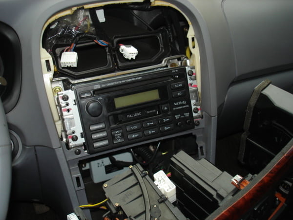 Как снять штатную автомагнитолу